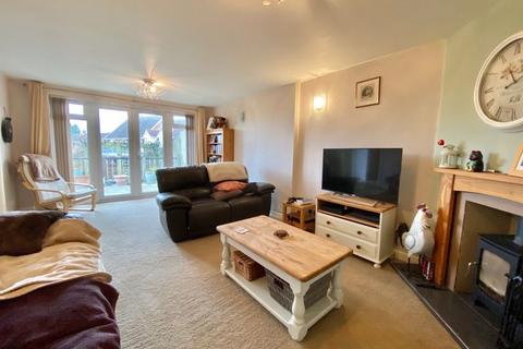 7 Bests Lane, Sutton Veny, Warminster, BA12 7AU