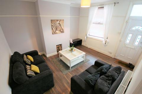 14 Barton View, Leeds, LS11 8TR