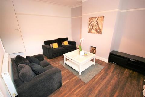 14 Barton View, Leeds, LS11 8TR