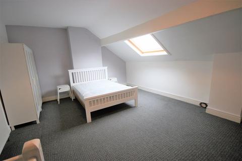 14 Barton View, Leeds, LS11 8TR