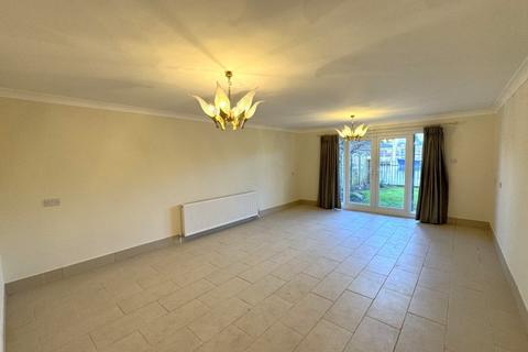 3 bedroom detached house to rent, The Moorings, Windsor SL4