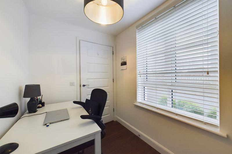 Office/Bedroom 5...