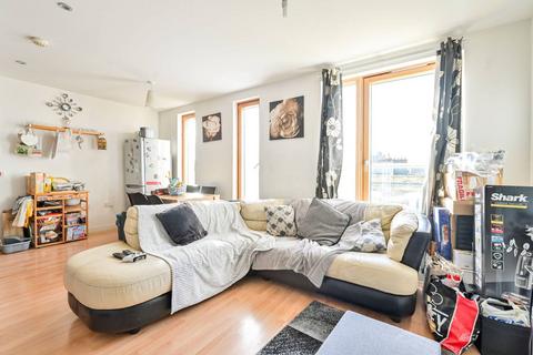 3 bedroom flat for sale, Crampton Street, Elephant and Castle, London, SE17