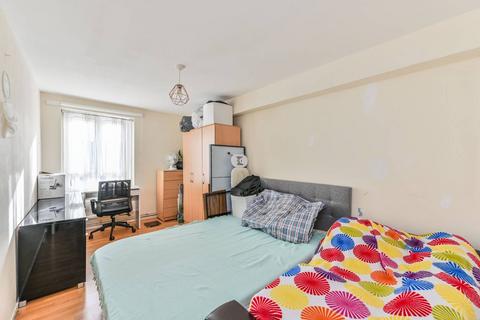 1 bedroom flat for sale, John Ruskin Street, Elephant and Castle, London, SE5