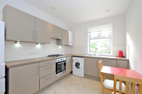 2 bedroom semi-detached house to rent, Gairn Crescent, Aberdeen, AB10