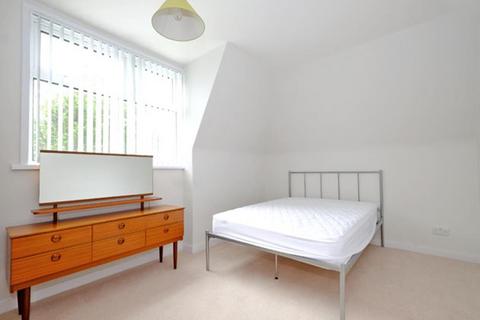 2 bedroom semi-detached house to rent, Gairn Crescent, Aberdeen, AB10