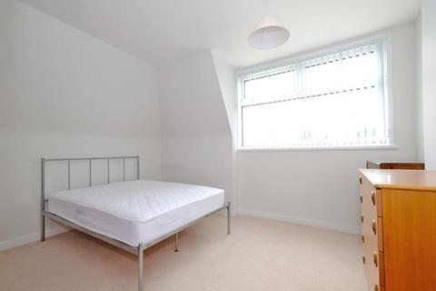 2 bedroom semi-detached house to rent, Gairn Crescent, Aberdeen, AB10