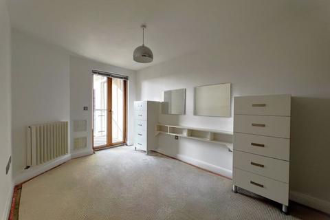 2 bedroom apartment to rent, Hanover Avenue, Royal Victoria Docks, London E16