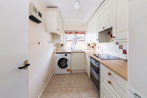 2 bedroom retirement property for sale, The Grove, Deddington