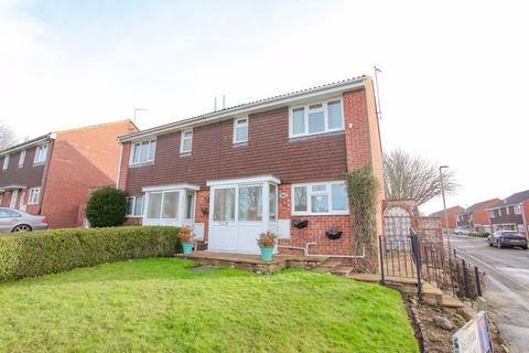 3 bedroom semi-detached house for sale, Sussex Drive, Banbury