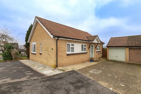 2 bedroom detached bungalow for sale, Farriers Way, Uckfield