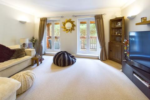 21 Stirling Drive, Caterham, CR3 5GB