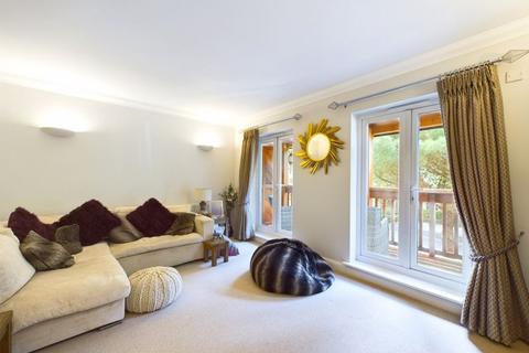 21 Stirling Drive, Caterham, CR3 5GB
