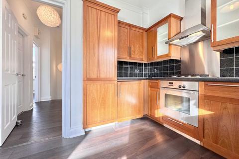 2 bedroom flat for sale, London NW6