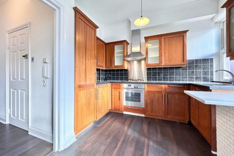 2 bedroom flat for sale, London NW6