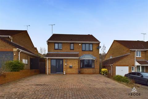 4 bedroom detached house for sale, Clifton Way, Burton-On-Trent DE15