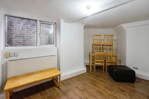 2 bedroom flat to rent, Dames Road