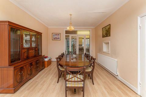 3 bedroom terraced house for sale, Princes Avenue, London, N13