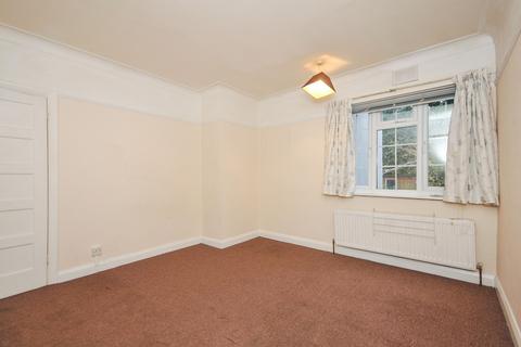 2 bedroom maisonette to rent, Ethelbert Close, Bromley, BR1