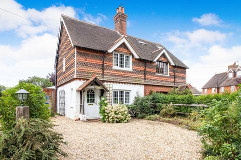 3 bedroom semi-detached house to rent, Broadhurst Cottages, Smithwood Common