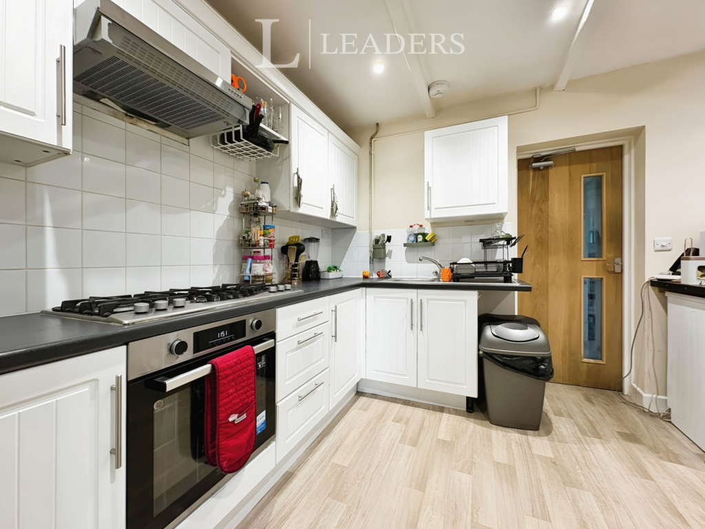 Kitchen (2)