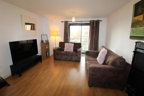 2 bedroom flat for sale, Bouverie Court, Leeds