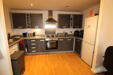 2 bedroom flat for sale, Bouverie Court, Leeds