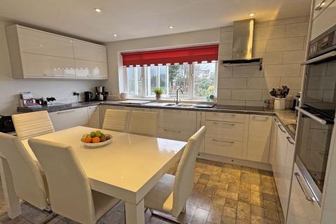 4 bedroom detached house for sale, Moor View Close, Sidmouth