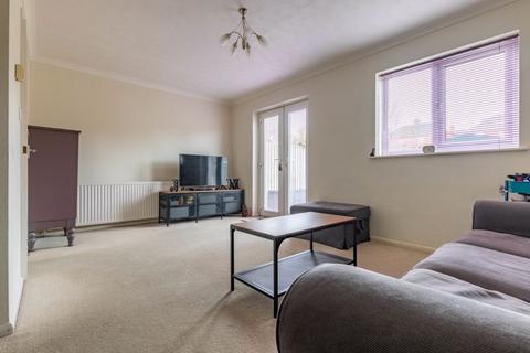 6 Chandlers Close, Wantage, OX12 8EW