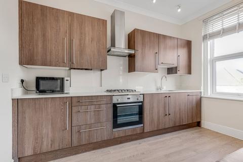 2 bedroom apartment to rent, Eversleigh Road London N3