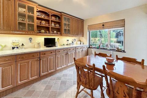 175 Limpsfield Road, Warlingham, CR6 9RJ
