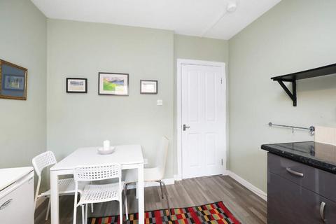 338 Golfhill Drive, Glasgow, G31 2NY