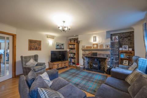 81 Burnside, Auchtermuchty, Cupar, KY14 7AL