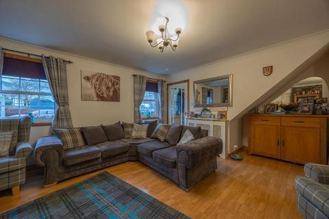 81 Burnside, Auchtermuchty, Cupar, KY14 7AL