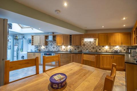 81 Burnside, Auchtermuchty, Cupar, KY14 7AL