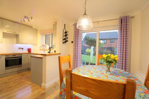 3 bedroom semi-detached house for sale, Malthouse Green, Wigmore, Luton, Bedfordshire, LU2 8SW