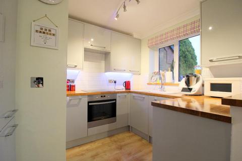 3 bedroom semi-detached house for sale, Malthouse Green, Wigmore, Luton, Bedfordshire, LU2 8SW