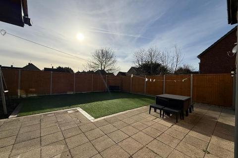 3 bedroom detached house for sale, Willenhall Close, Barton Hills, Luton, Bedfordshire, LU3 3XX