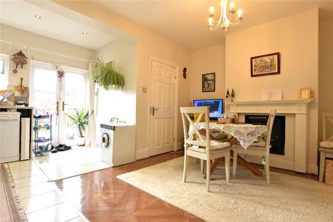10 Victoria Road, Coulsdon, CR5 2NN