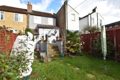 10 Victoria Road, Coulsdon, CR5 2NN