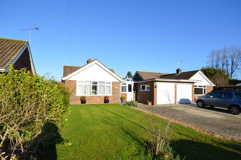 3 bedroom detached bungalow to rent, St. Johns Close, Bognor Regis, PO21