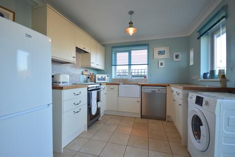 3 bedroom detached bungalow to rent, St. Johns Close, Bognor Regis, PO21