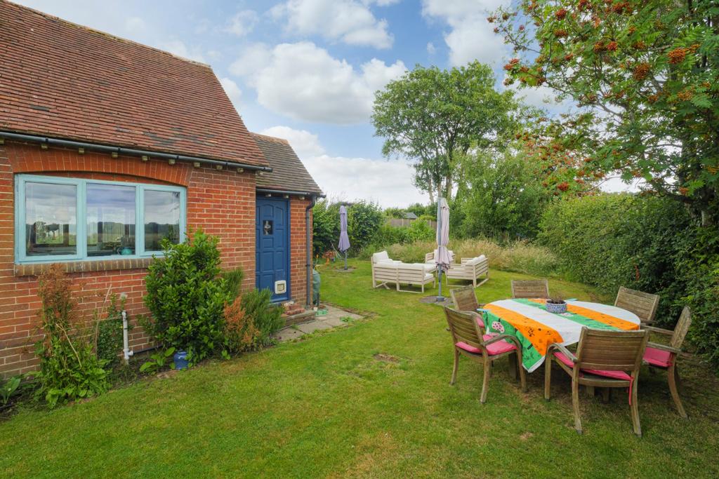 Garden/Seating Area