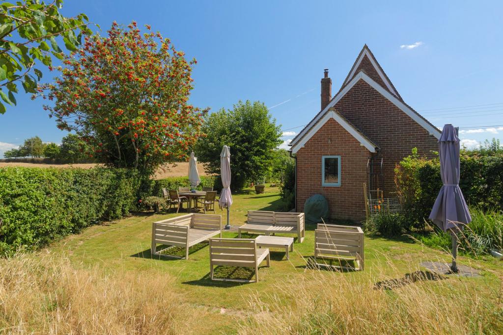 Garden/Seating Area