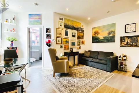 1 bedroom apartment for sale, London Road, Surrey TW18