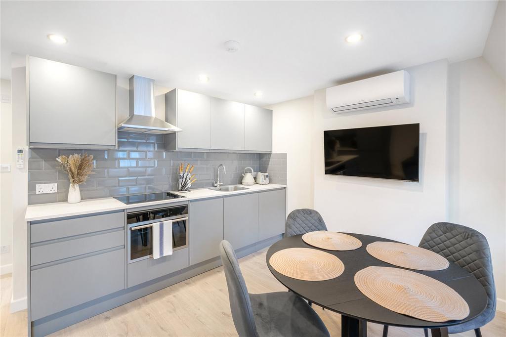 Dining/Kitchen