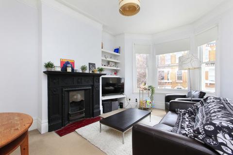 2 bedroom terraced house to rent, Tremadoc Road, London SW4