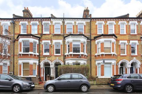 2 bedroom terraced house to rent, Tremadoc Road, London SW4