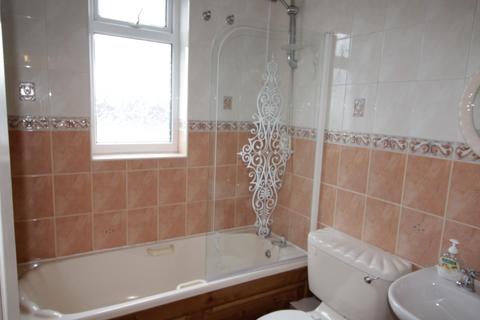 3 bedroom house to rent, Beech Grove Terrace, Leeds LS25