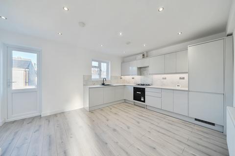 3 bedroom semi-detached house for sale, Carisbrooke Road, Mitcham CR4